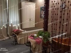 老城区，小区门口200平美容店，急转。
