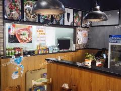 昆山市区小区门口8年咖啡厅老店直接承包出租