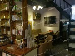 九方街服装店铺转让！